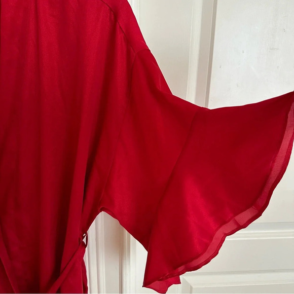 Victoria’s Secret XS/S Red Lightweight Ruffle Sleeve Robe Christmas Holiday - Picture 4 of 5
